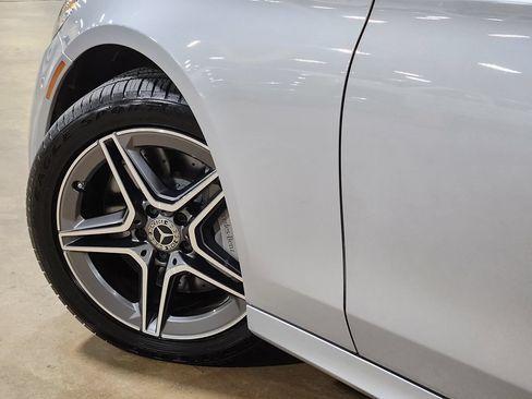 Used 2021 Mercedes-Benz E 450 4MATIC Sedan w/ Premium Package image 23