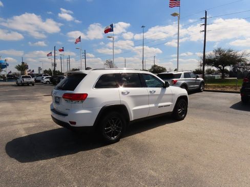 Used 2018 Jeep Grand Cherokee Limited w/ Luxury Group II image 11