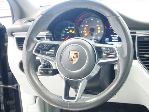 Used 2017 Porsche Macan S image 22