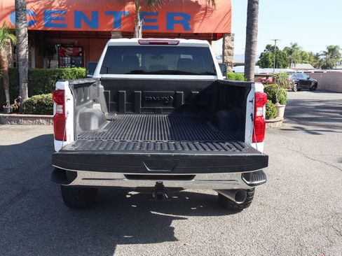 Used 2022 Chevrolet Silverado 2500 LT w/ Convenience Package AWD/4WD image 8