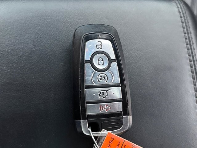 Used 2023 Ford Explorer Platinum w/ Technology Package AWD/4WD image 23