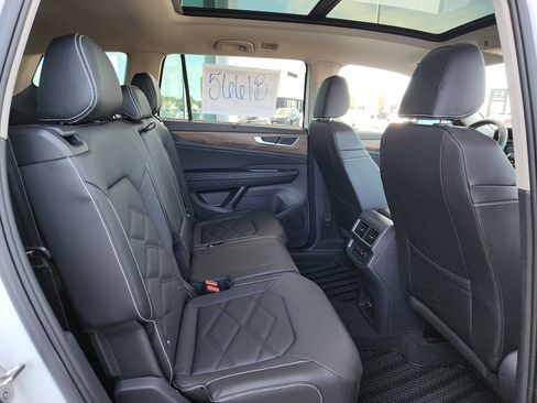 New 2026 Volkswagen Atlas SE image 14