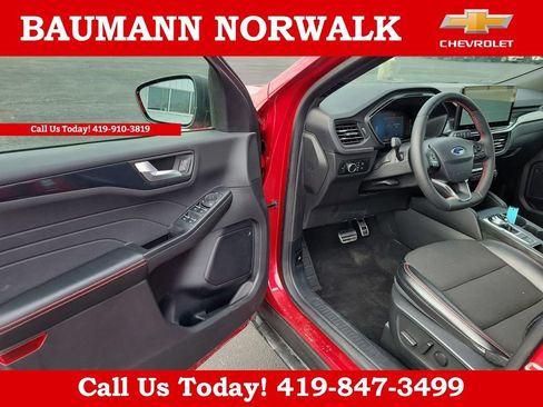Used 2024 Ford Escape ST-Line w/ Tech Pack #1 AWD/4WD image 5