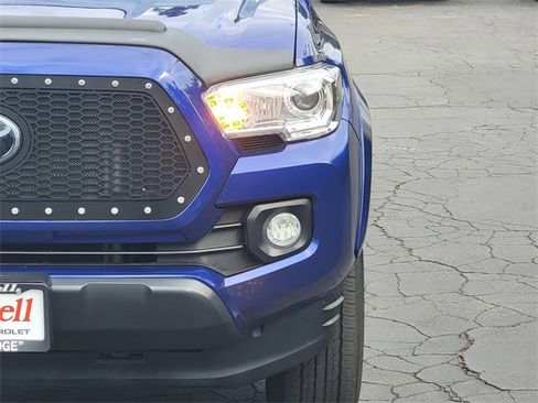 Used 2023 Toyota Tacoma SR5 image 3