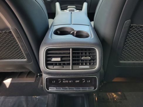 Used 2023 Mercedes-Benz GLS 450 4MATIC image 12