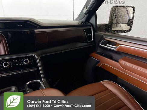 Used 2024 GMC Sierra 3500 Denali Ultimate image 27