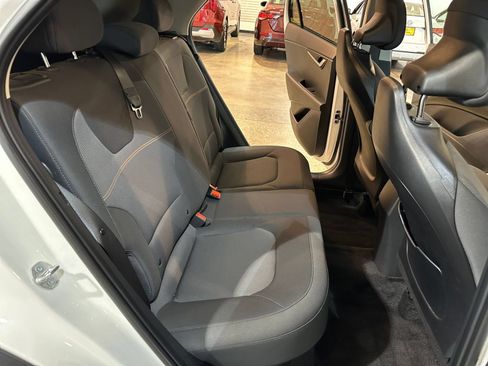 Used 2026 Kia Niro LX FWD image 37