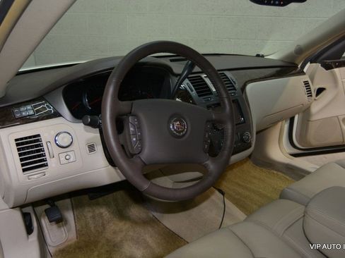 Used 2009 Cadillac DTS w/ Trunk Convenience Package image 11