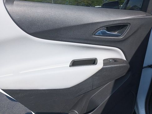 Used 2020 Chevrolet Equinox LS w/ LS Convenience Package image 26