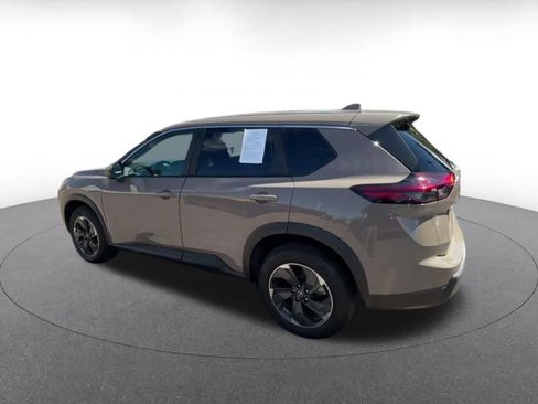 Used 2025 Nissan Rogue SV AWD/4WD image 10