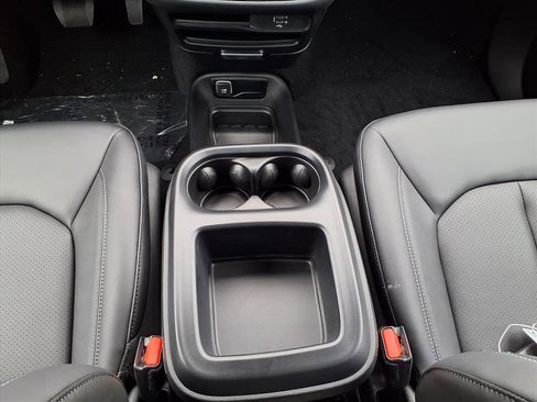 New 2026 Chrysler Pacifica Select FWD image 22