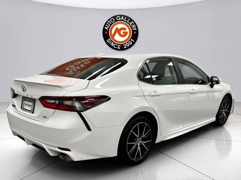 Used 2024 Toyota Camry SE FWD image 7