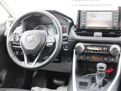 Certified 2022 Toyota RAV4 XLE image 24