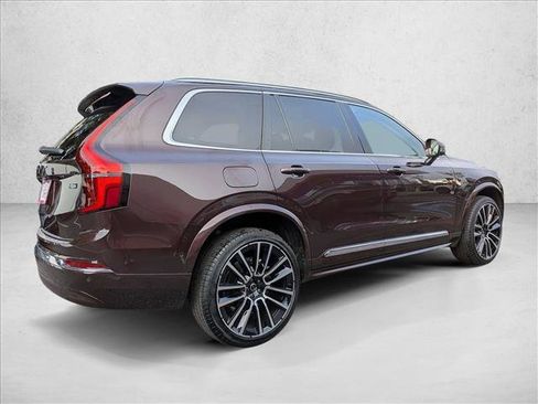 Certified 2025 Volvo XC90 B5 Plus w/ Protection Package Premier image 5