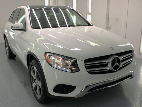 Used 2017 Mercedes-Benz GLC 300 w/ Premium 1 Package image 12