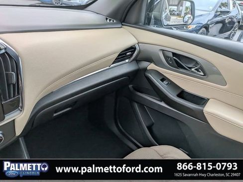 Used 2023 Chevrolet Traverse LS FWD image 16