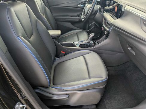 Used 2025 Buick Encore GX Sport Touring AWD/4WD image 17