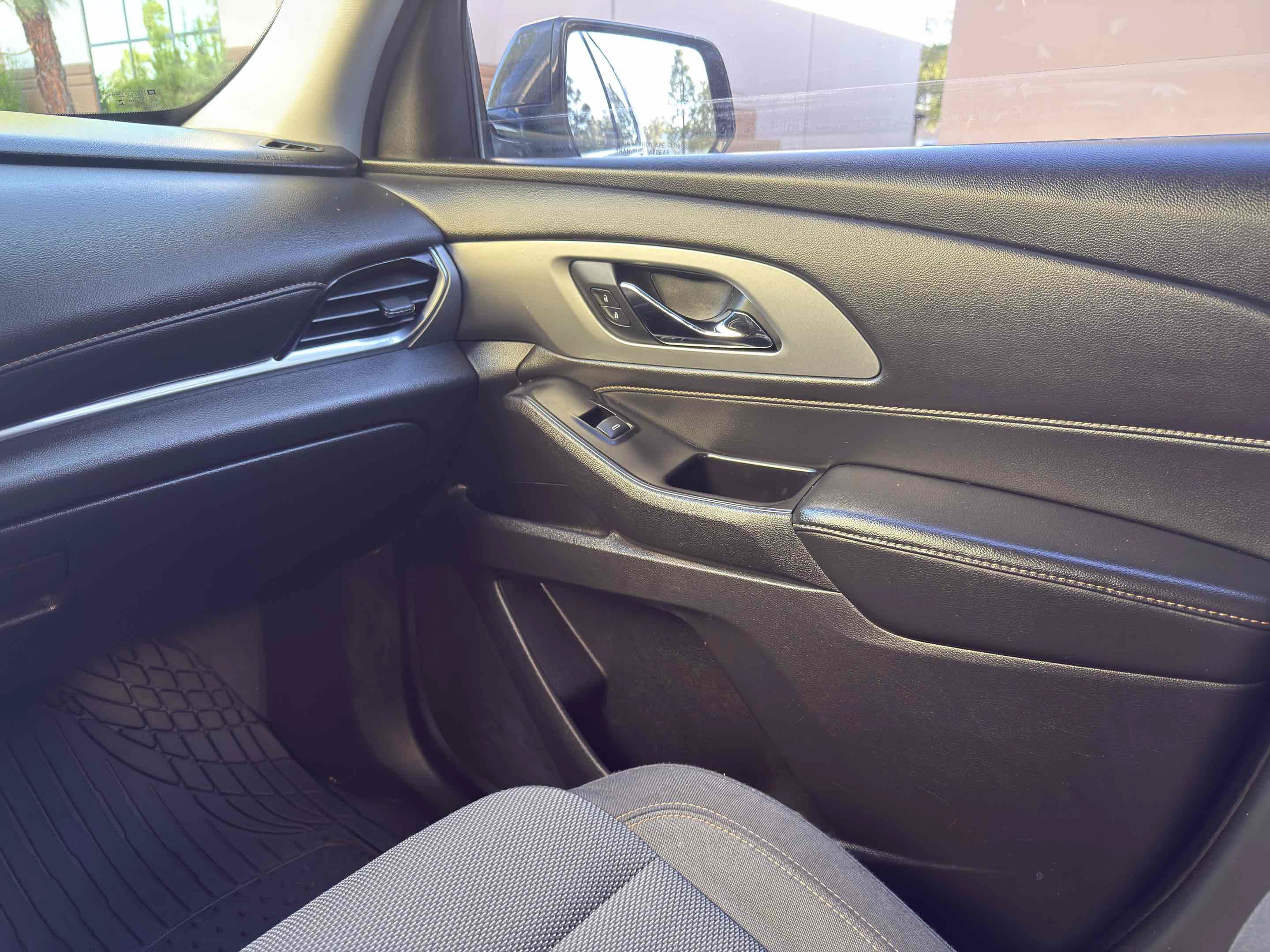 Used 2019 Chevrolet Traverse LS w/ LPO, Blackout Package FWD image 30