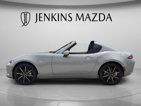 Used 2024 MAZDA MX-5 Miata RF Grand Touring RWD image 4