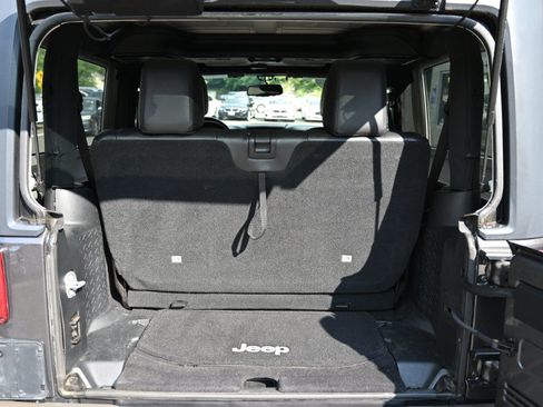 Used 2016 Jeep Wrangler Sahara AWD/4WD image 15