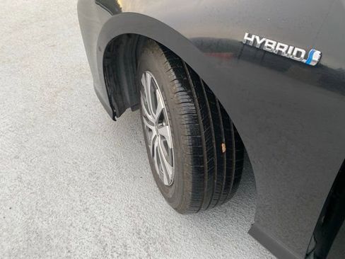 Certified 2022 Toyota Prius LE image 22