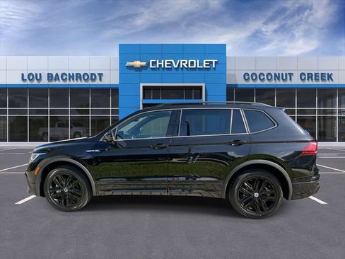 Used 2022 Volkswagen Tiguan SE R-Line FWD image 5