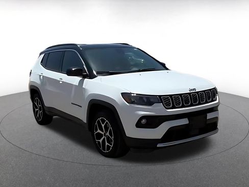 Used 2025 Jeep Compass Limited AWD/4WD image 3