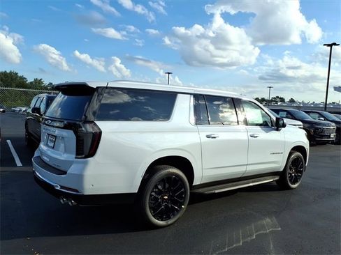 New 2026 Chevrolet Suburban Premier w/ Sun And Tow Package image 3