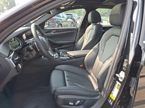 Used 2019 BMW 530i xDrive w/ Convenience Package AWD/4WD image 10