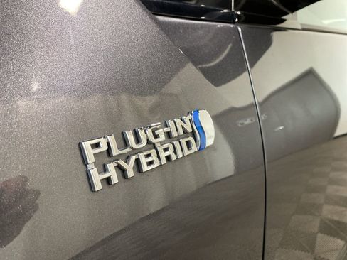 Used 2020 Toyota Prius Prime LE image 9