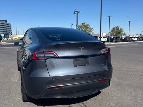 Used 2023 Tesla Model Y Long Range AWD/4WD image 6