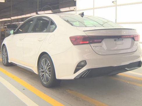 Used 2022 Kia Forte GT-Line w/ GT-Line Premium Package FWD image 3