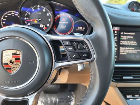 Used 2019 Porsche Cayenne AWD/4WD image 32