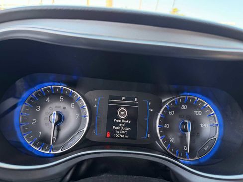 Used 2019 Chrysler Pacifica Touring Plus w/ S Appearance Package image 16