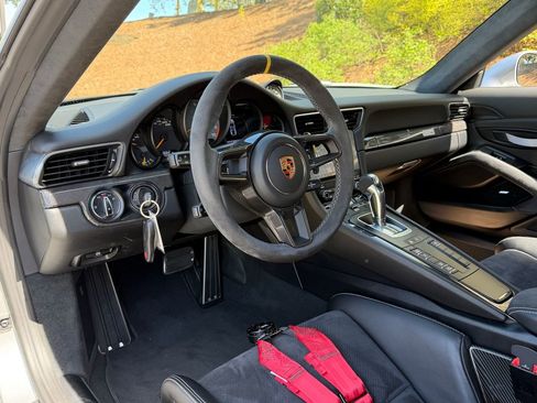 Used 2019 Porsche 911 GT3 RS image 15