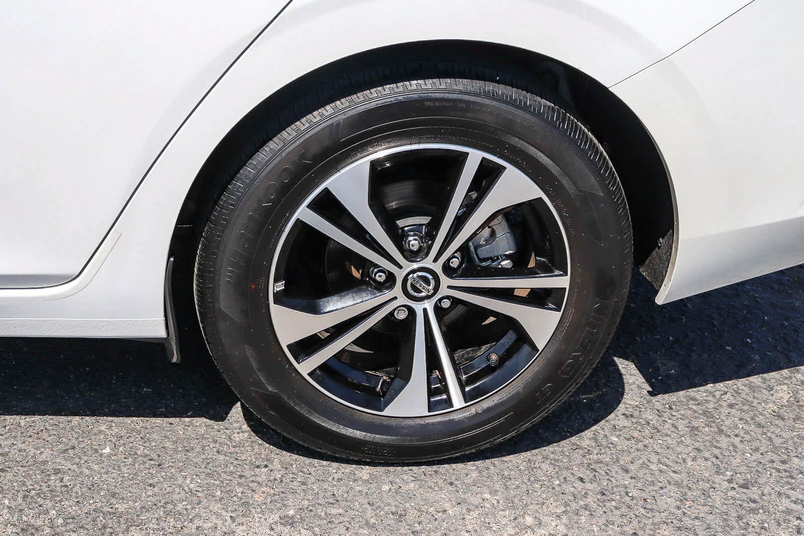 Used 2023 Nissan Sentra SV FWD image 13