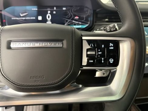 Used 2025 Land Rover Range Rover SE AWD/4WD image 18