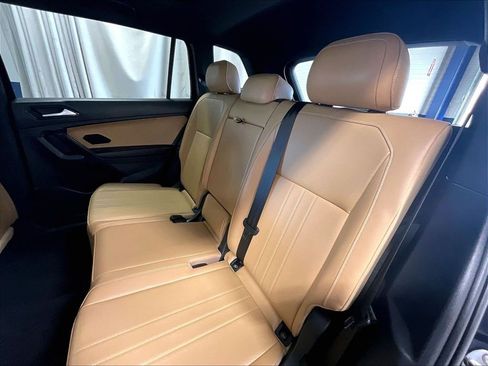 Certified 2023 Volkswagen Tiguan SE w/ Panoramic Sunroof Package AWD/4WD image 15