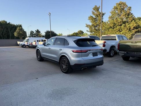 Used 2023 Porsche Cayenne AWD/4WD image 4