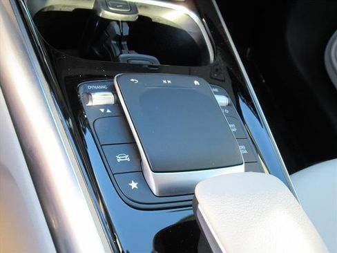 Used 2021 Mercedes-Benz GLA 250 image 23