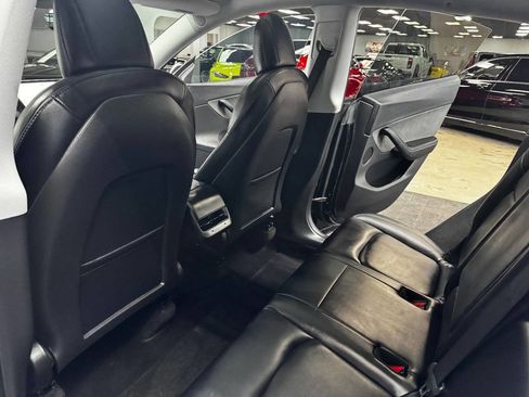 Used 2021 Tesla Model Y Long Range AWD/4WD image 41
