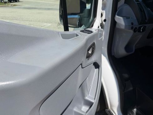 Used 2019 Ford Transit 250 148 Medium Roof RWD image 21