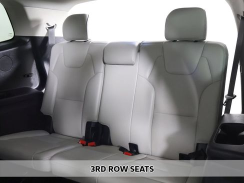 Used 2025 Kia Telluride S FWD image 7