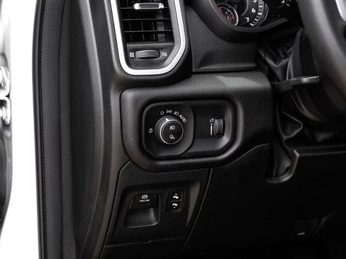 Used 2023 RAM 1500 Big Horn AWD/4WD image 37