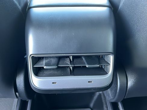 Used 2023 Tesla Model Y Long Range AWD/4WD image 14