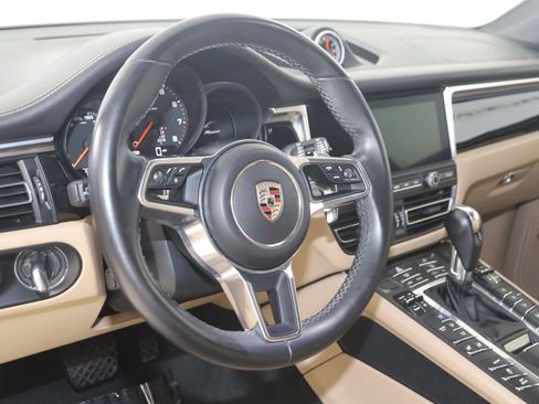 Used 2020 Porsche Macan AWD/4WD image 6