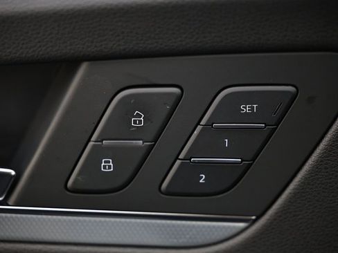 Certified 2025 Audi Q5 2.0T Premium Plus w/ Premium Plus Package image 15