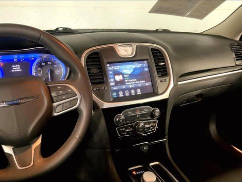 Used 2023 Chrysler 300 Touring w/ Sport Appearance Package RWD image 6