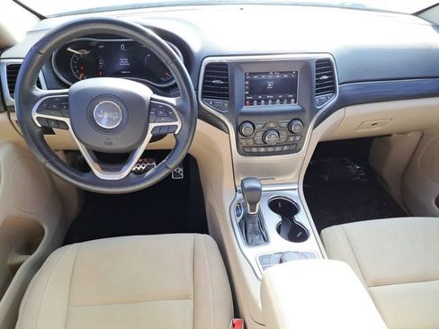 Used 2019 Jeep Grand Cherokee Laredo image 22