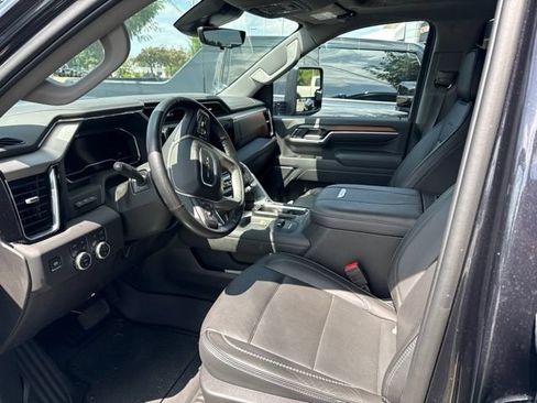 Used 2025 GMC Sierra 3500 Denali w/ Denali Reserve Package AWD/4WD image 4